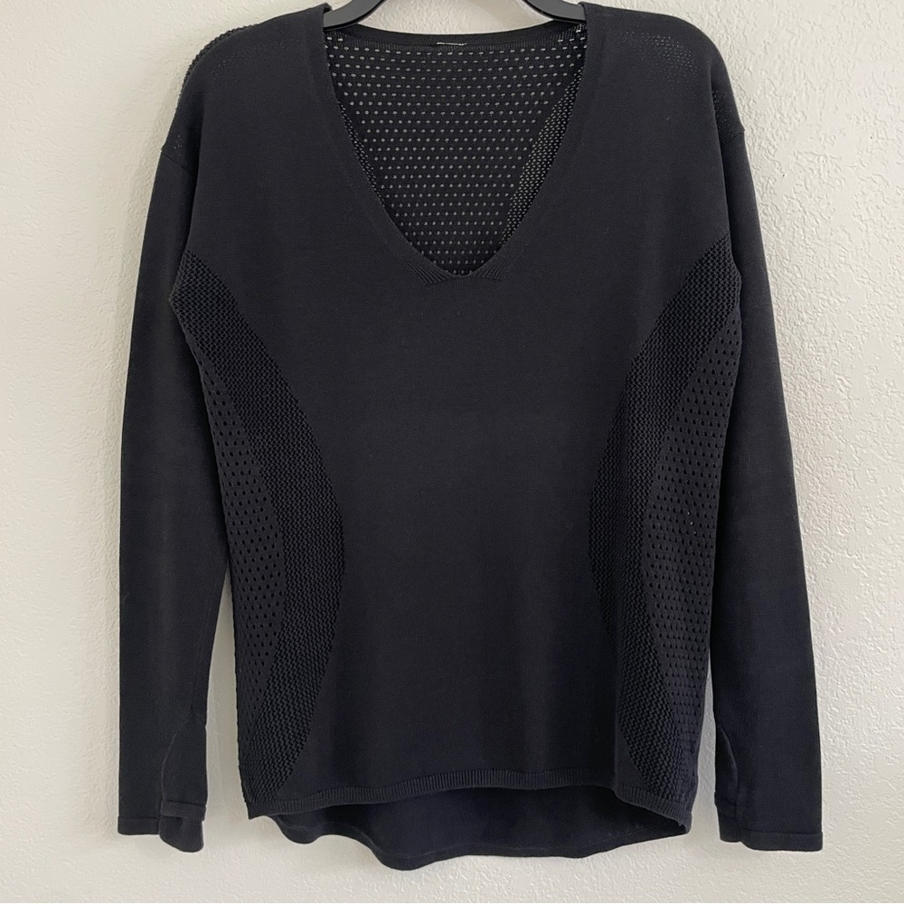 LULULEMON SM/4 or 6 Still Movement Sweater V Neck Lightweight‎ Black